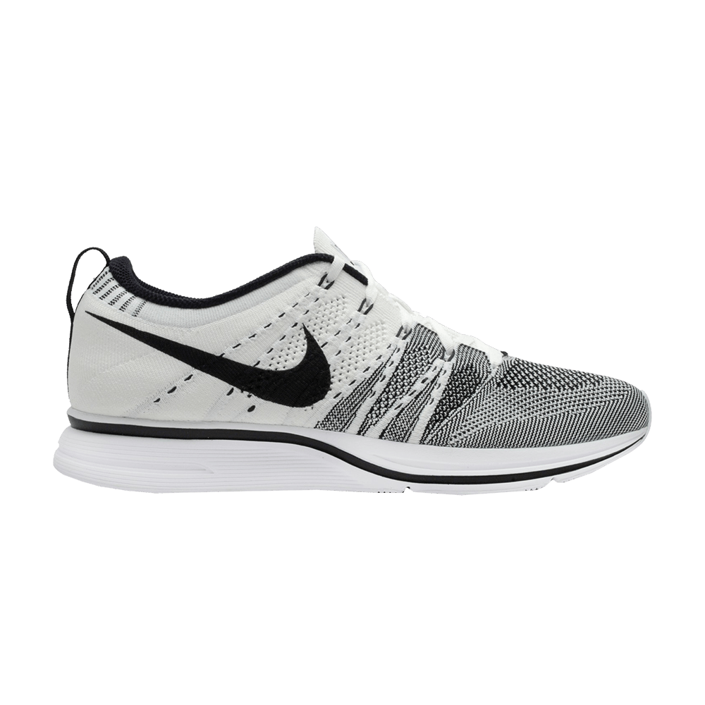 flyknit trainer black and white