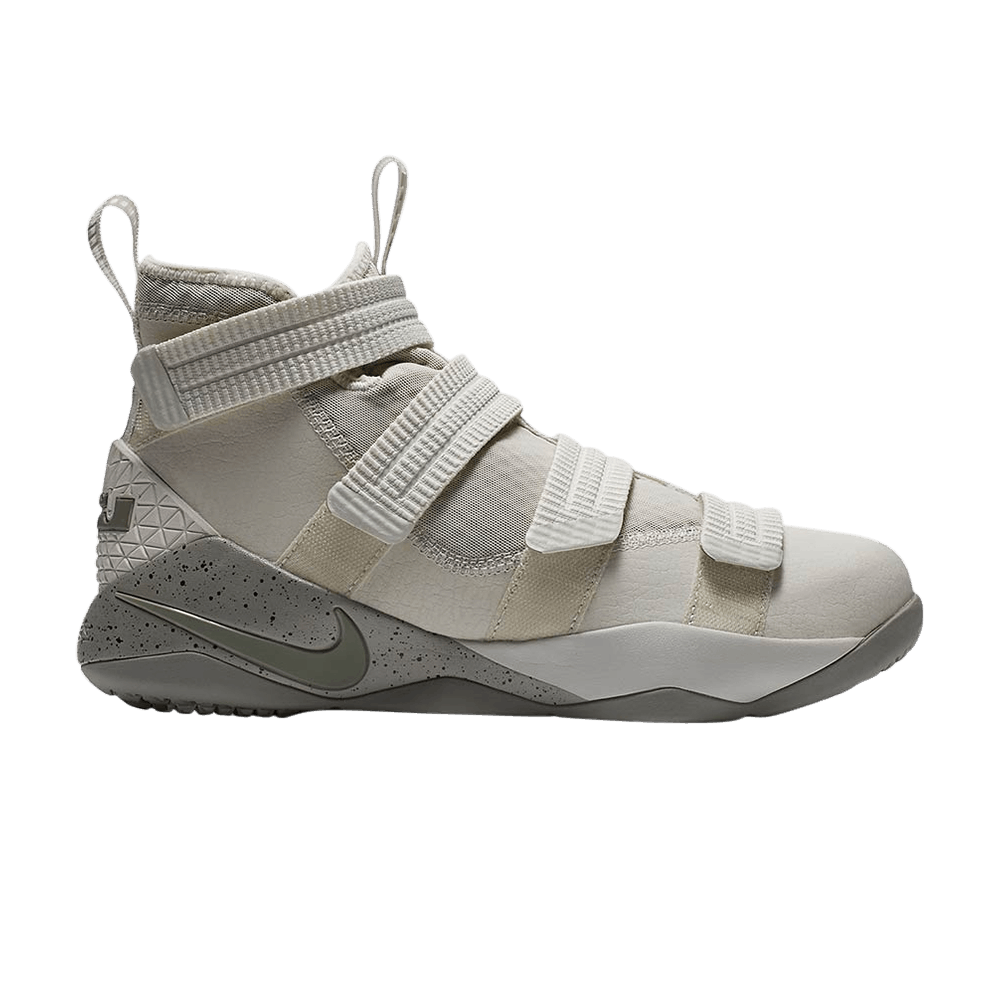 Foot locker clearance lebron soldier 11