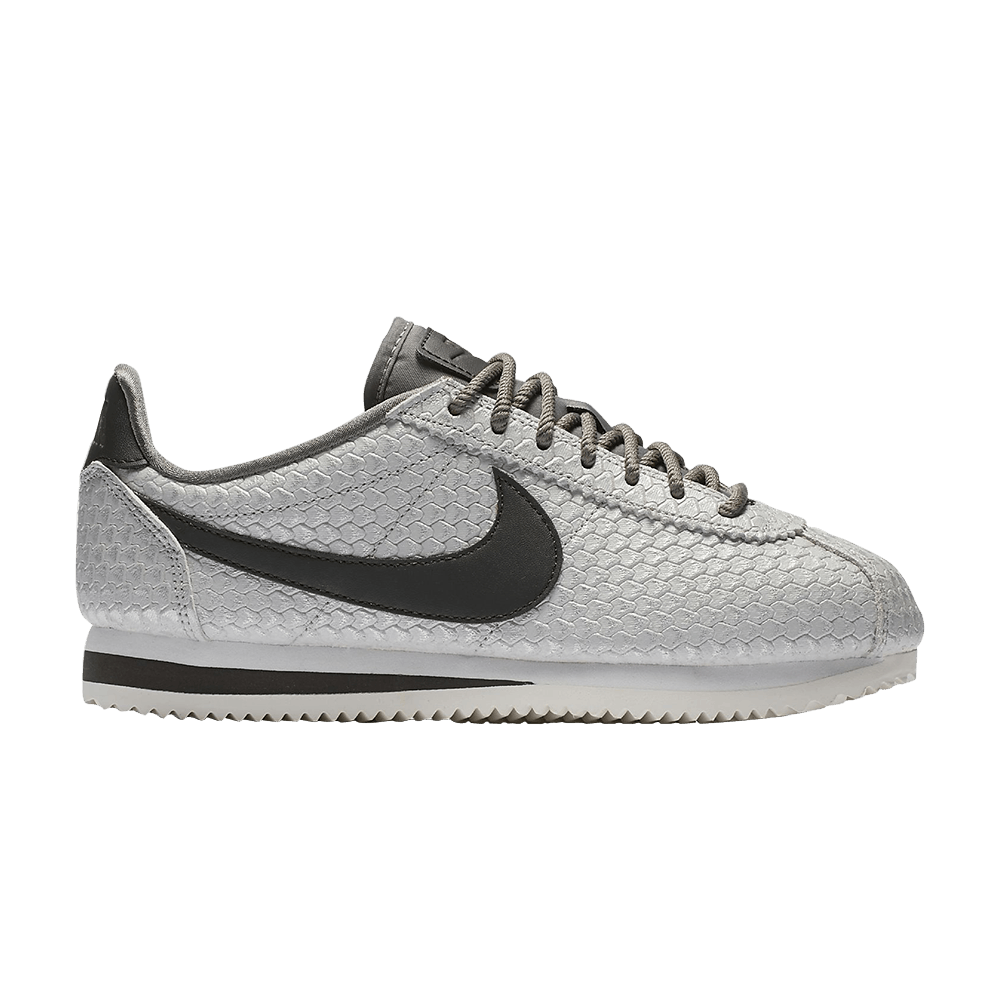 Silver cortez nike discount