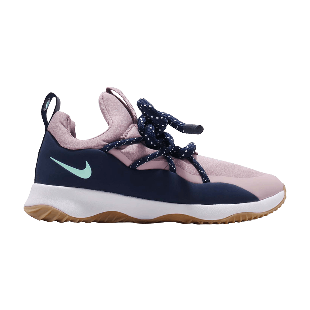 City loop nike ptiching womens
