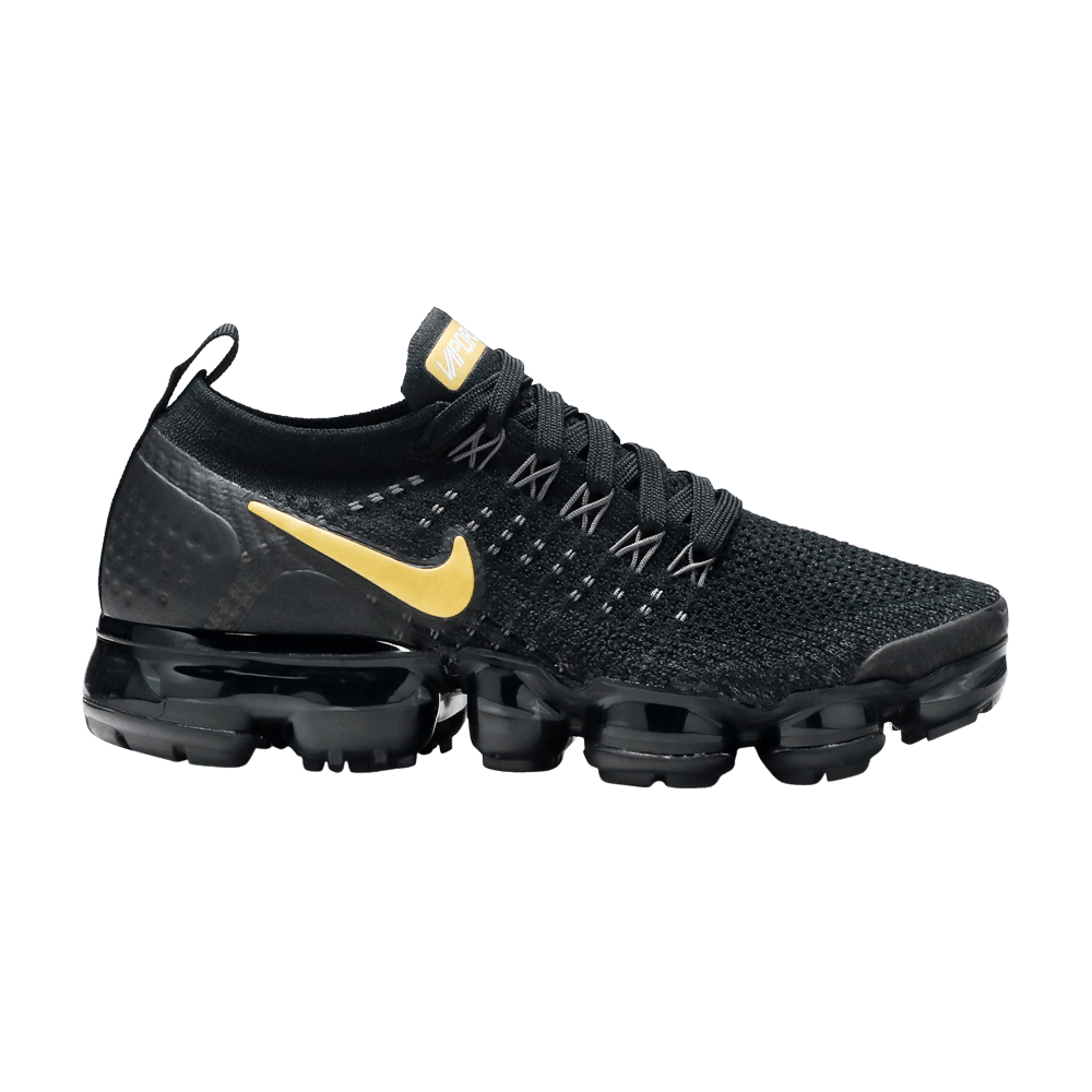 black and gold nike vapormax flyknit