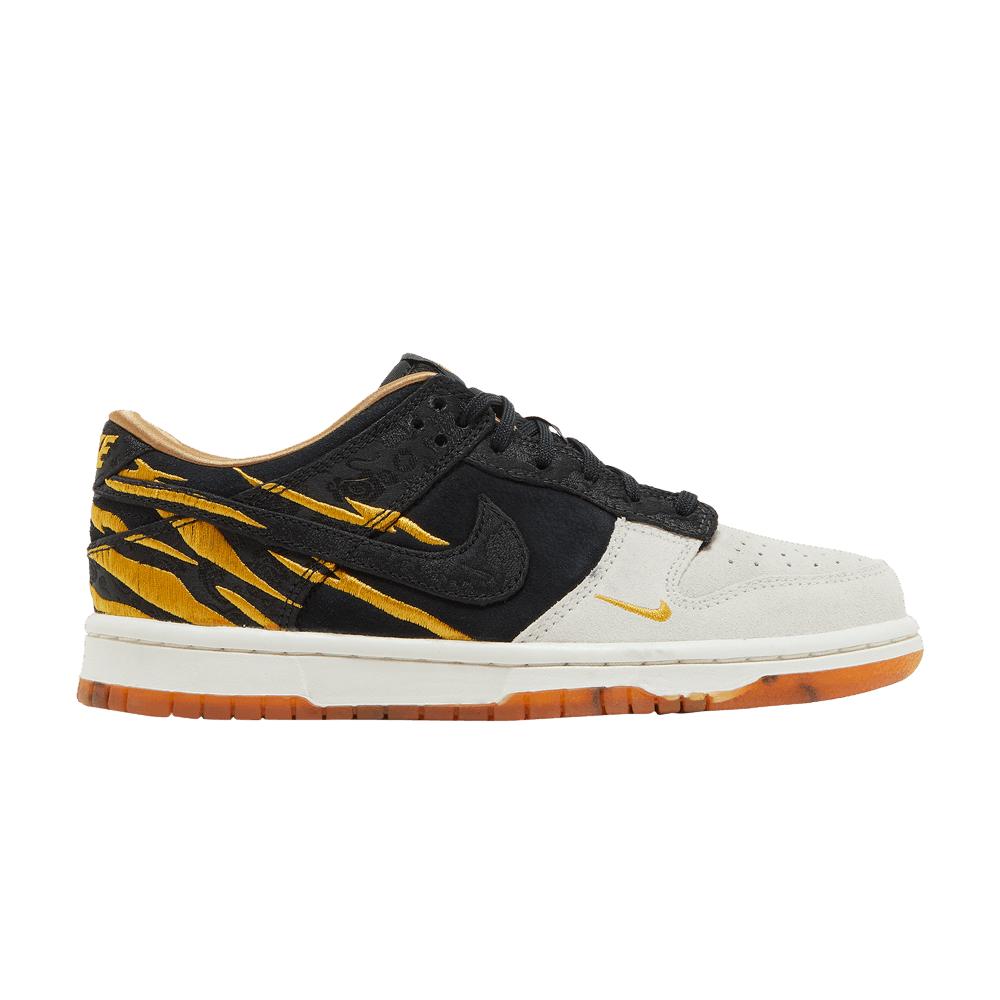 Buy Dunk Low GS 'God Of Wealth' - DQ5351 001 | GOAT