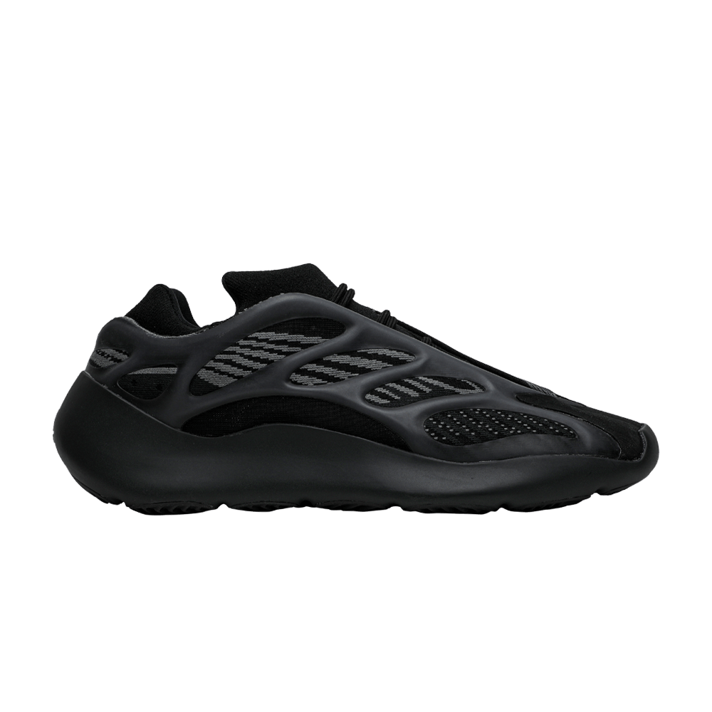 Yeezy 350 v3 black top