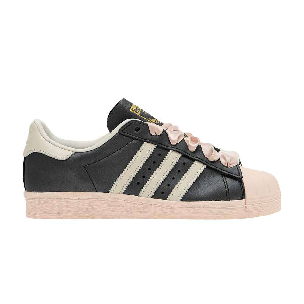 Adidas superstar black laces online