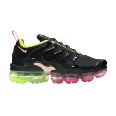 vapormax plus black and pink