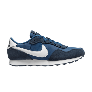 ナイキ　マーリン Amazon.com | Nike MD Valiant Big Kids' Shoes (CN8558-409