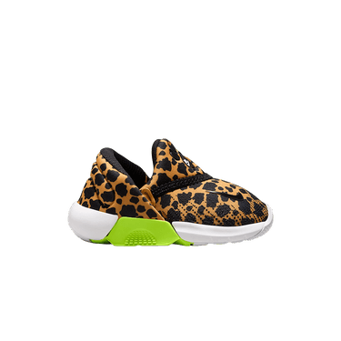 Nike Swoosh Go TD 'University Gold'