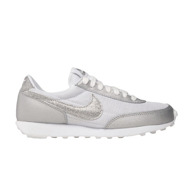 Nike daybreak deals metallic silver