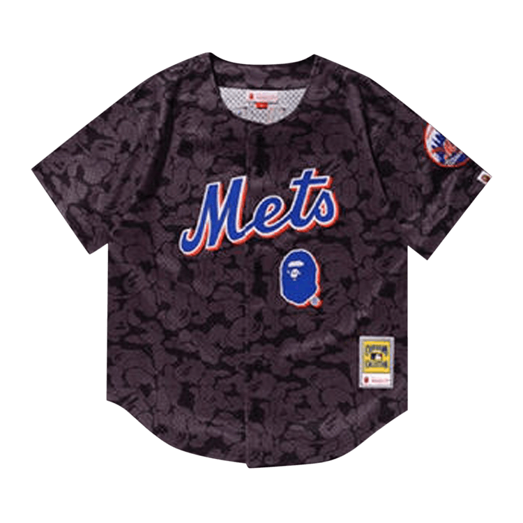 BAPE x Mitchell & Ness ปล่อยแคปซูลคอลเลคชั่นเสื้อเบสบอล MLB