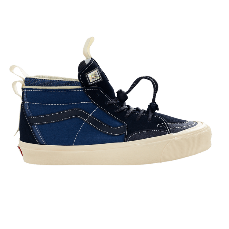 Advisory Board Crystals x Sk8-Hi EXT 'Blue'