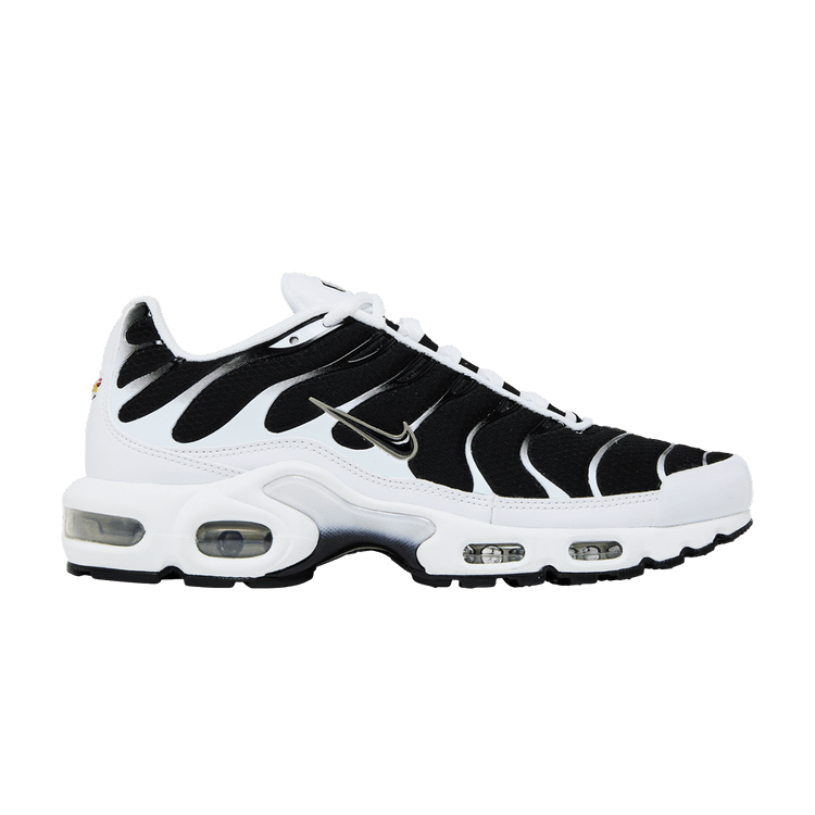 Nike air max plus white and black sales