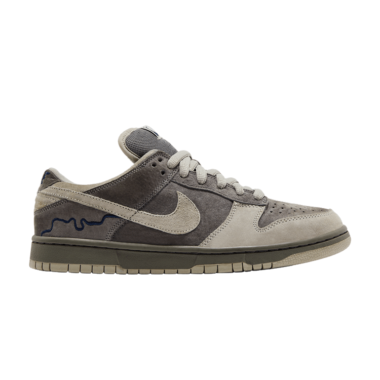 Buy Dunk Low Pro SB London 308269 111 GOAT CA
