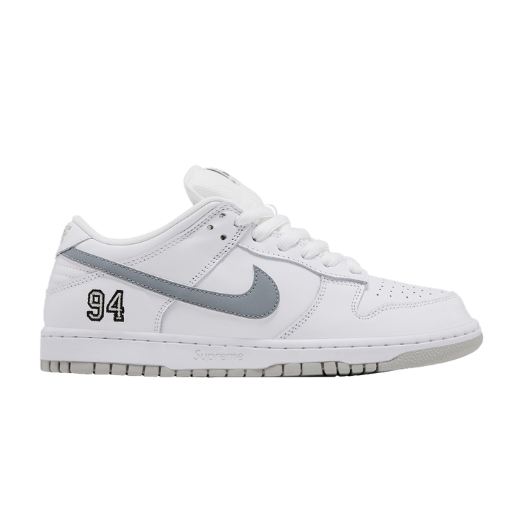 supreme Nike SB Dunk Low ホワイト Buy Supreme x Nike Dunk Low SB 'White Metallic Silver' - HQ8487