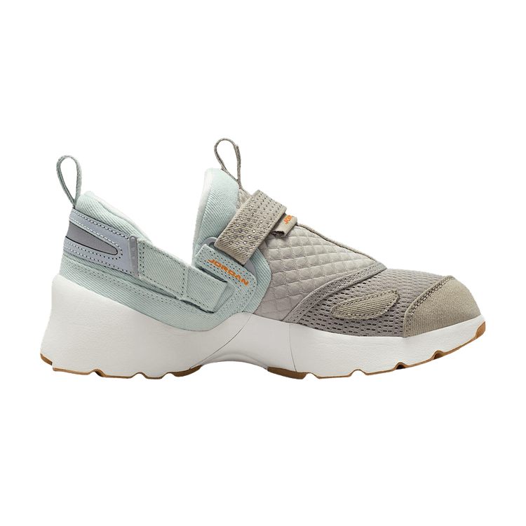 Jordan Trunner LX Corduroy White Bright Ceramic Gum (Women's)