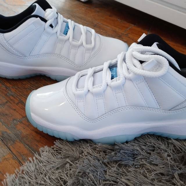 11s white blue