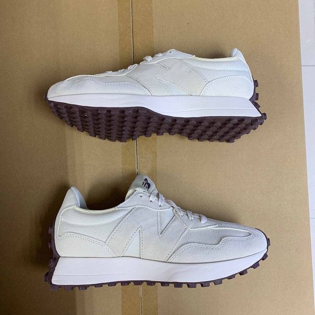 New Balance sneakers i sort | WS327LAC