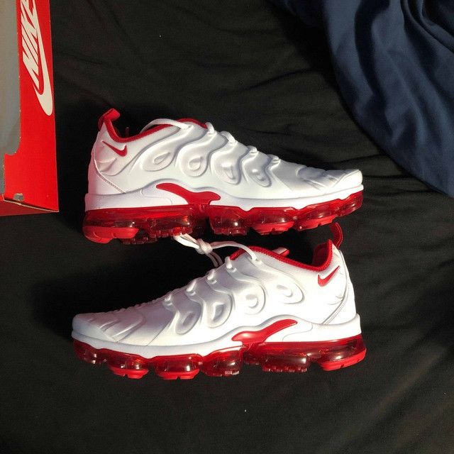 air max vapormax plus white and red