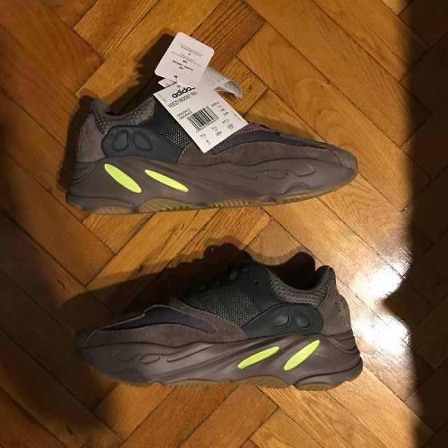 yeezy 700 green