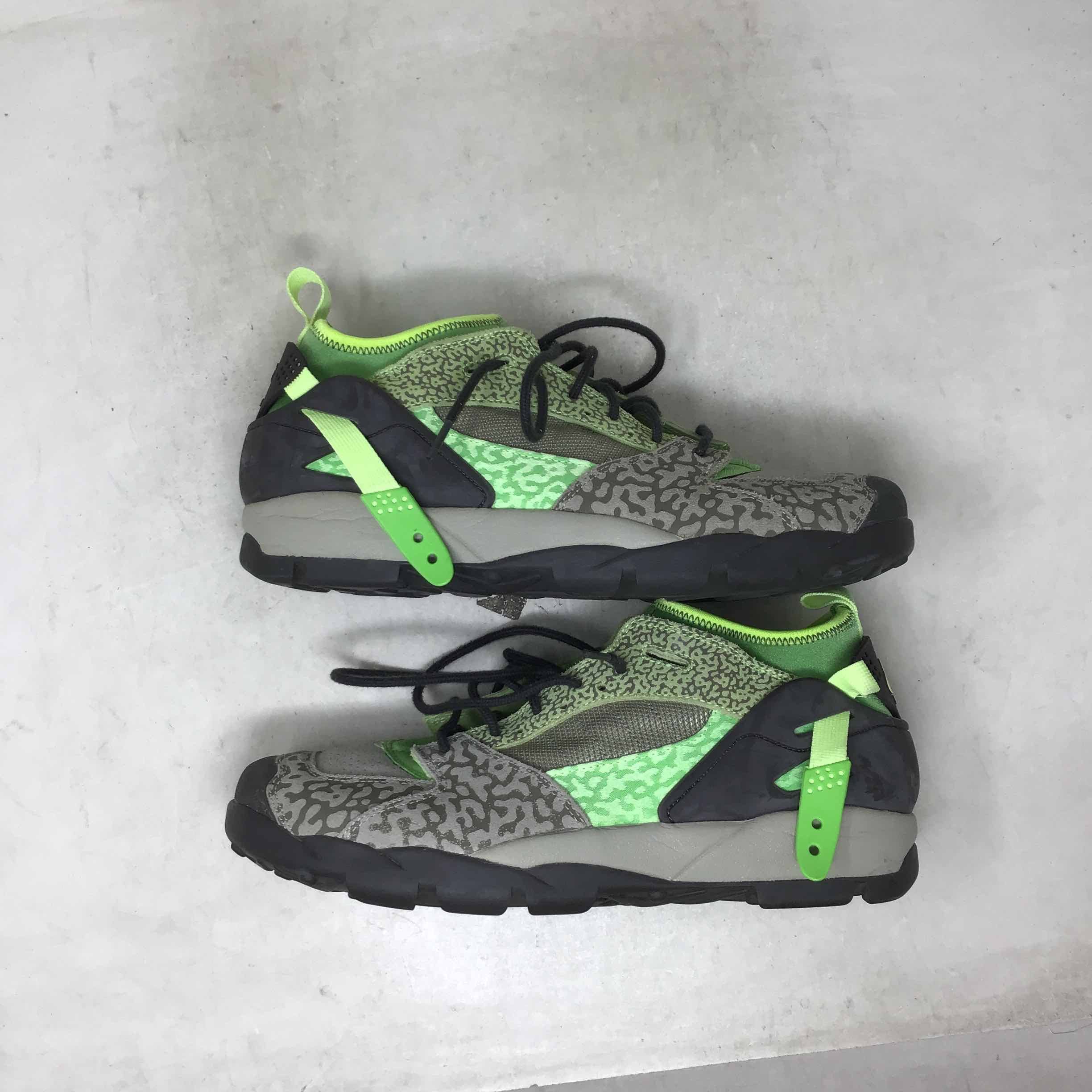 Air revaderchi on feet best sale