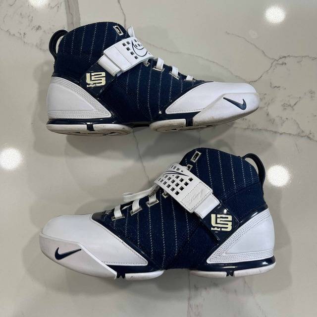 Nike Zoom Lebron V - New York Yankees - White/Navy 