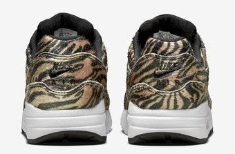Buy Nike Air Max 1 QS GS 'Tiger' - 827657 200 | GOAT