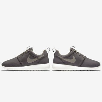 Roshe One Premium | GOAT