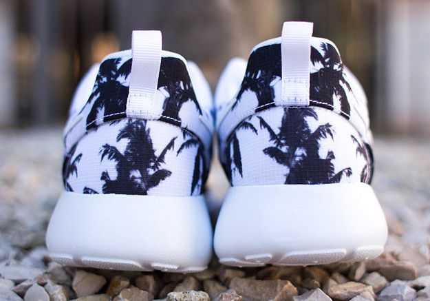 Pre-owned Nike Wmns Roshe Run 'palm Trees' In White