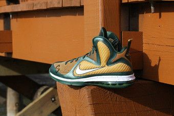 LeBron 9 'SVSM Away' PE | GOAT