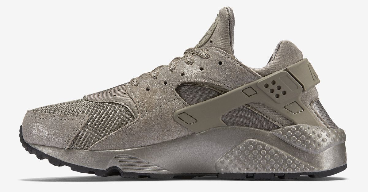NIKE NIKE WMNS AIR HUARACHE RUN PRM 'BURNED METALLIC'