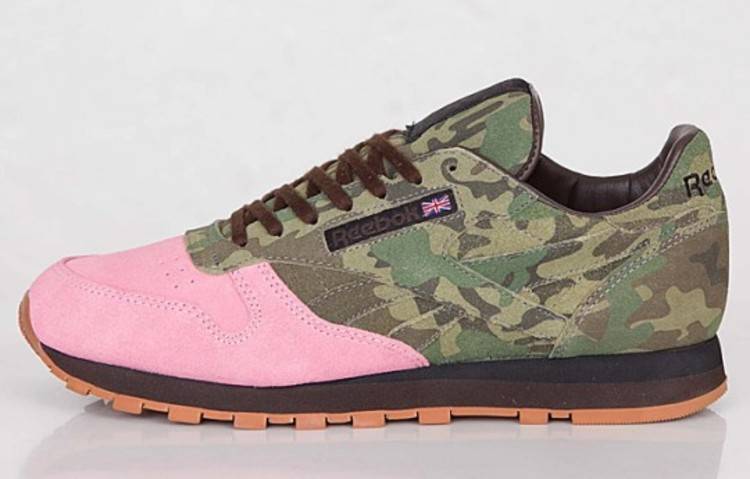 Buy Shoe Gallery x Classic Leather R12 'Flamingos At War' - V54303