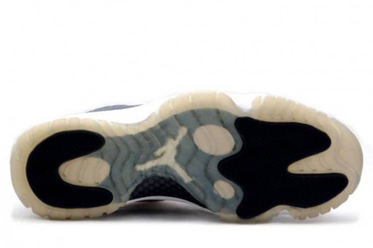 Air Jordan 11 Low 'Diamond Snakeskin' custom by @pato_cust…