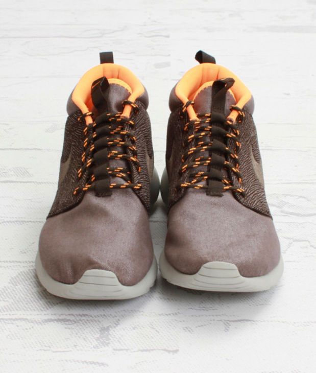 NIKE NIKE ROSHERUN MID QS 'LONDON'