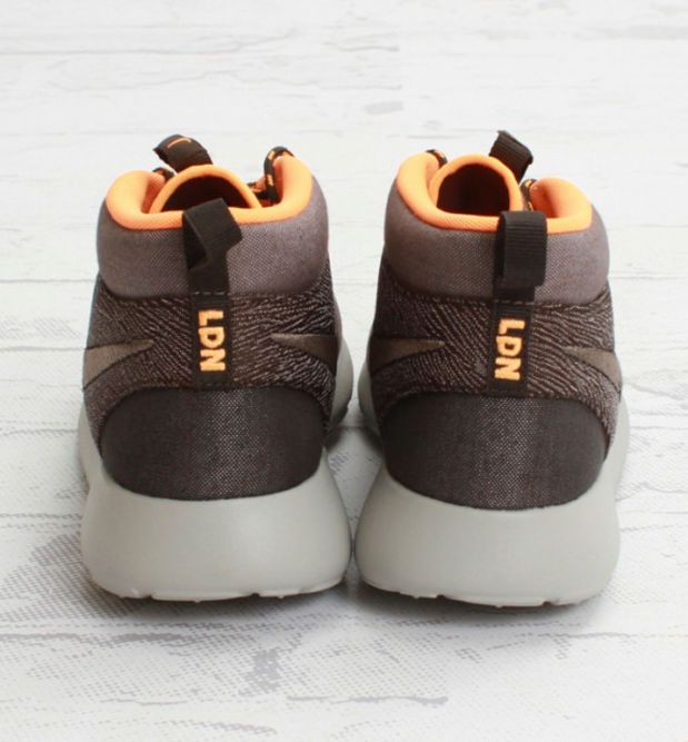 NIKE NIKE ROSHERUN MID QS 'LONDON'