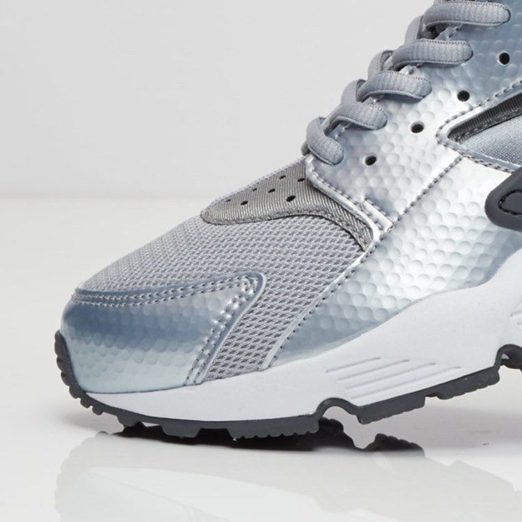 nike air huarache run mid silver