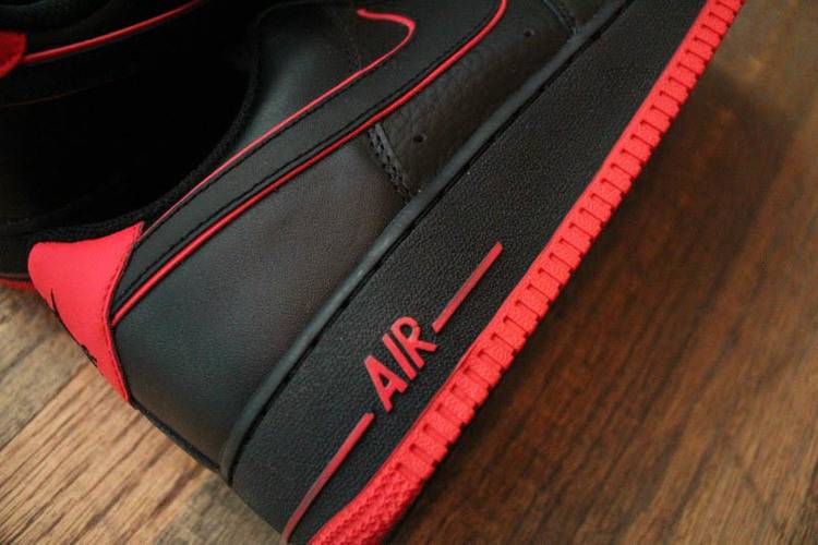 Nike Air Force 1 Men's Size 12 Athletic Sneakers 488298-070 Black