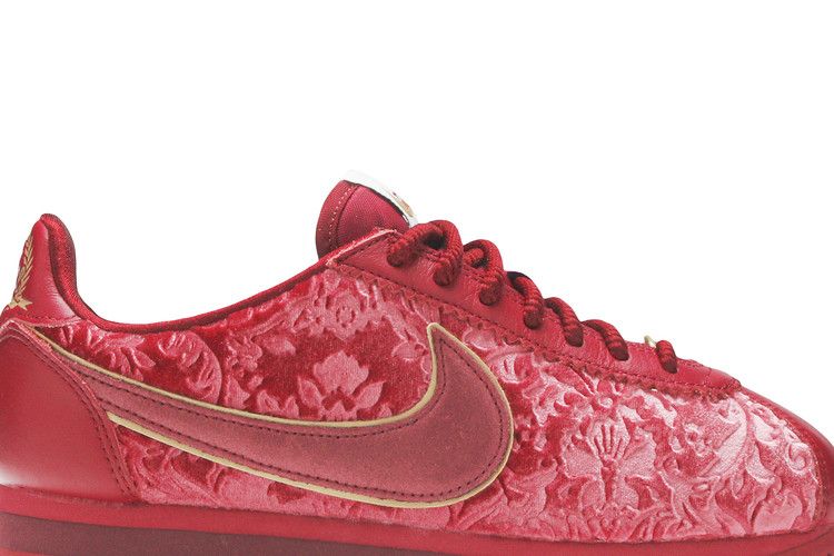 Buy Wmns Classic Cortez SE Velvet Red Crush AV8205 600 GOAT