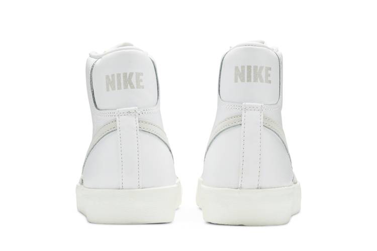 Nike Women's Blazer Mid '77 White/Light Bone-Sail - CZ1055-106