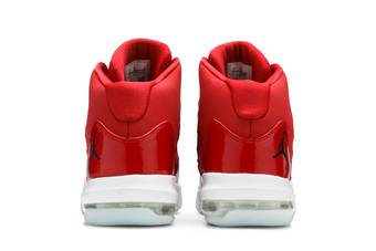 red jordan aura junior