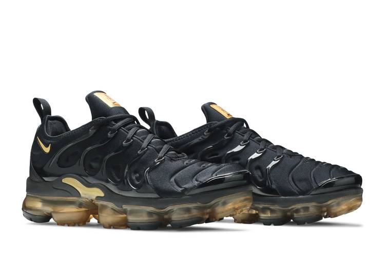 vapormax black with gold
