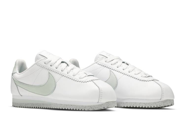 aanwijzing minstens draagbaar Buy Wmns Classic Cortez Flyleather 'White Light Silver' - AR4874 100 -  White | GOAT