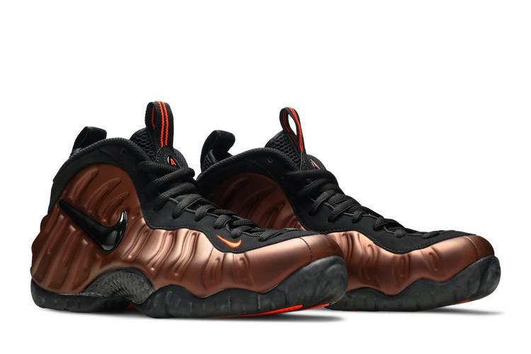This Nike Air Foamposite Pro Has Color-Shifting Uppers