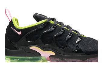 Nike air vapormax plus shop black pink rise volt (w)