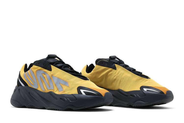 Kanye West Shoes 3m Star Black Warrior Bright Yellow for Men Women Sneakers  with Box - China Sneakers with Box and Shoes price