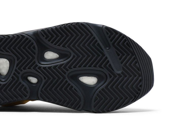 adidas Yeezy Boost 700 MNVN Honey Flux — foto 6
