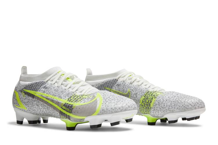 Blend in on the field with your Nike Mercurial Vapor 14 Silver