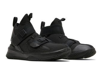 LeBron Soldier 13 Flyease GS 'Triple 