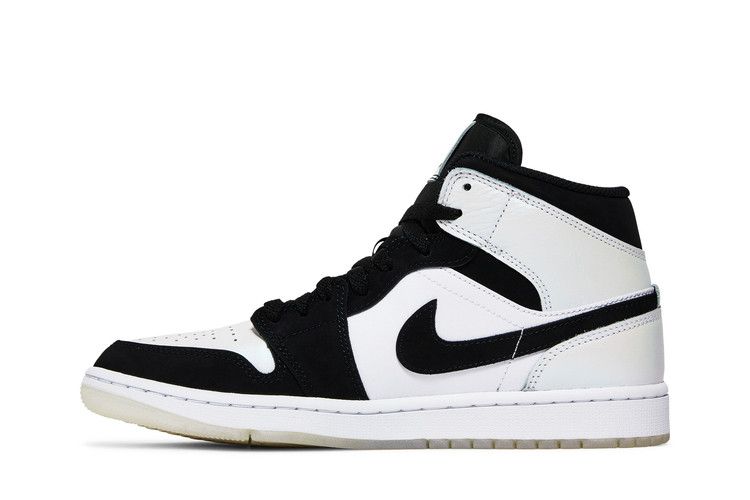 Air Jordan 1 Mid Se Black And White2