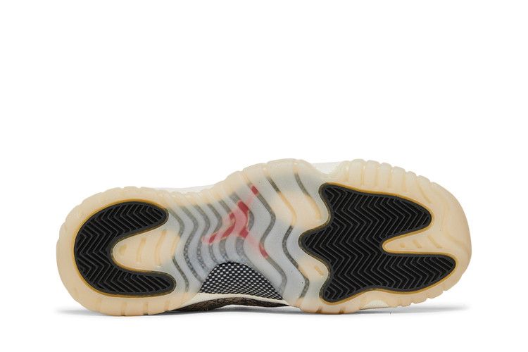 Air Jordan 11 RETRO Low Gs Light Bone Snakeskin