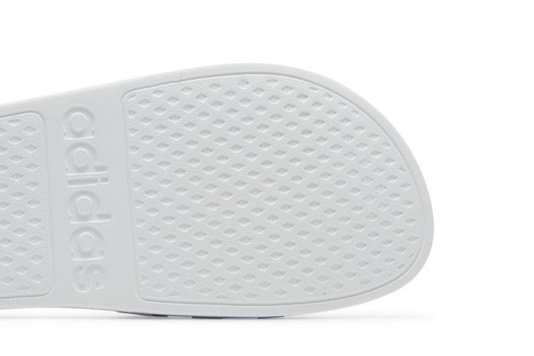 adidas Adilette Aqua Slides Cloud White Platinum Metallic — foto 6