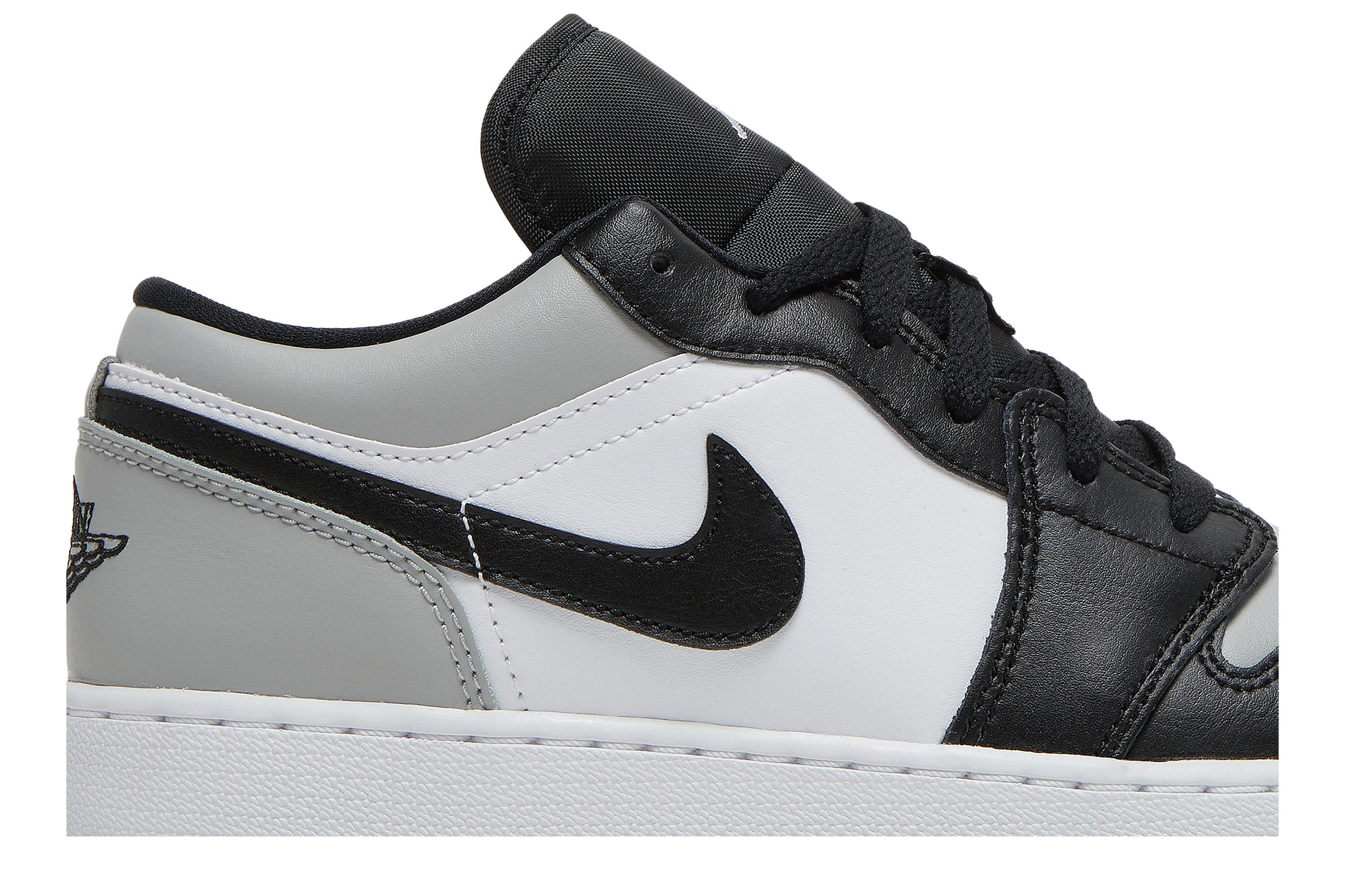 Pre-owned Air Jordan 1 Low Gs 'light Smoke Grey'